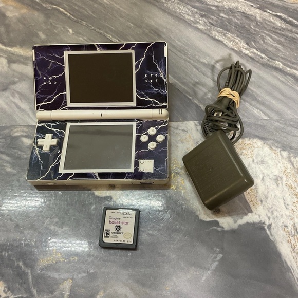 Nintendo DS Lite & Imagine Ballet Star - Picture 3 of 13